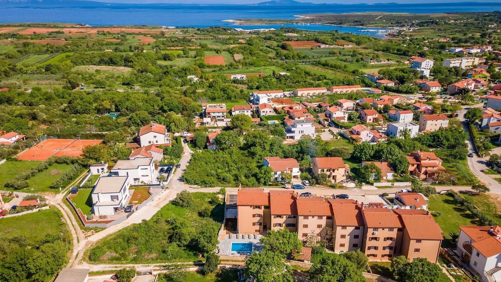 Apartments Cesare With Shared Pool Ližnjan