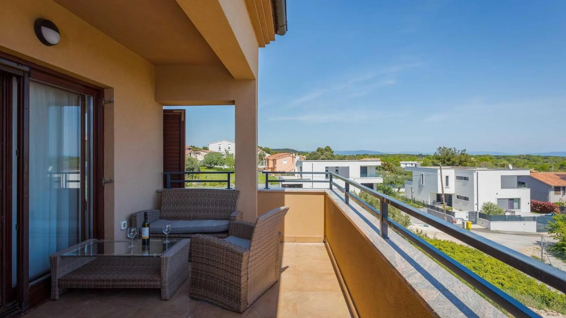 Apartments Cesare With Shared Pool Liznjan